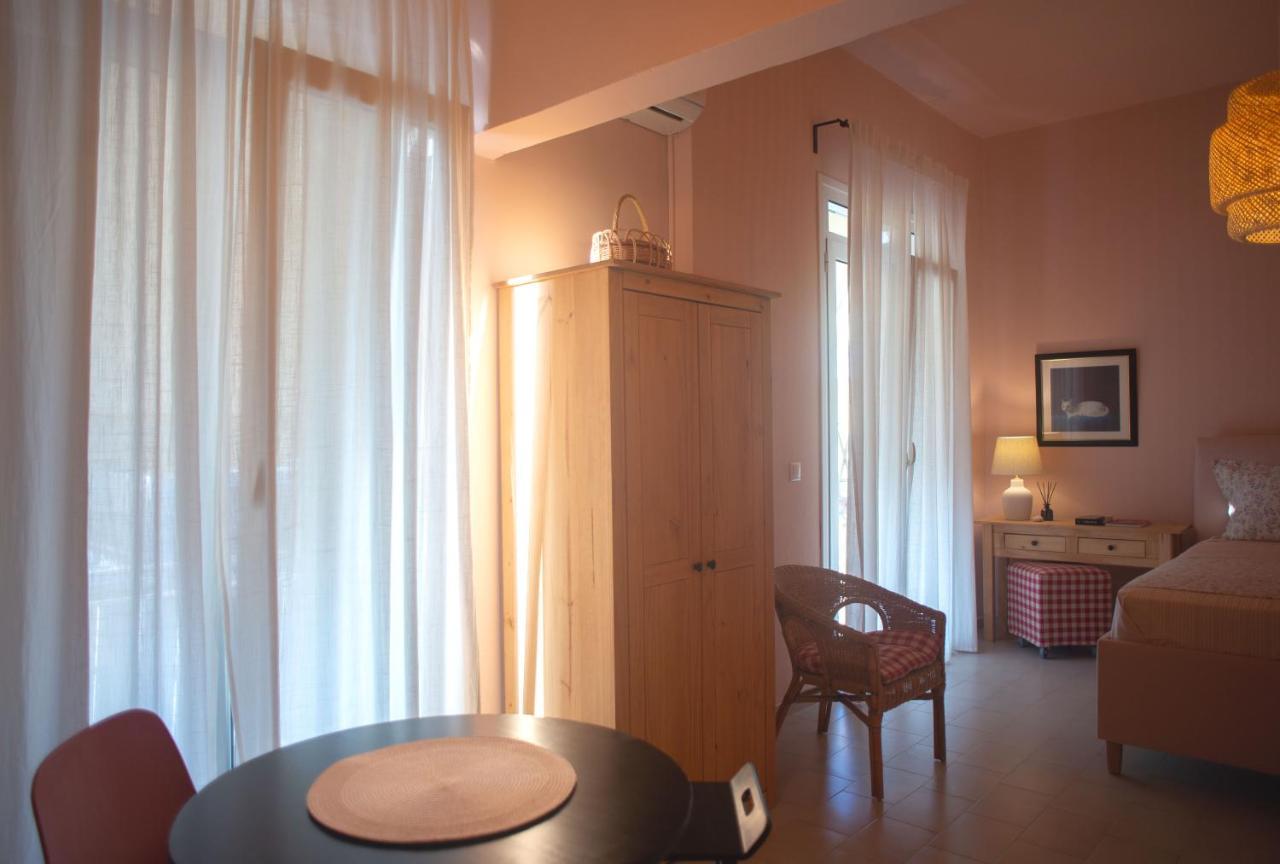 Nina'S Apartment Lixouri Esterno foto
